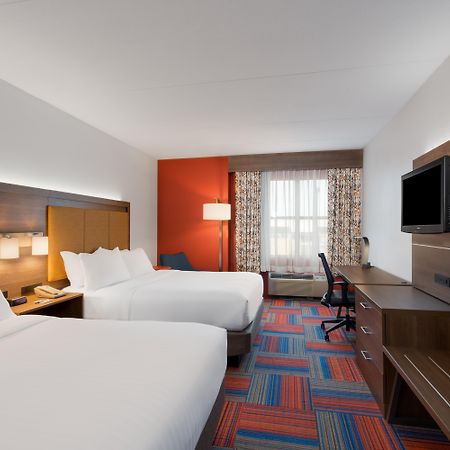 Holiday Inn Express Cambridge By Ihg Bagian luar foto