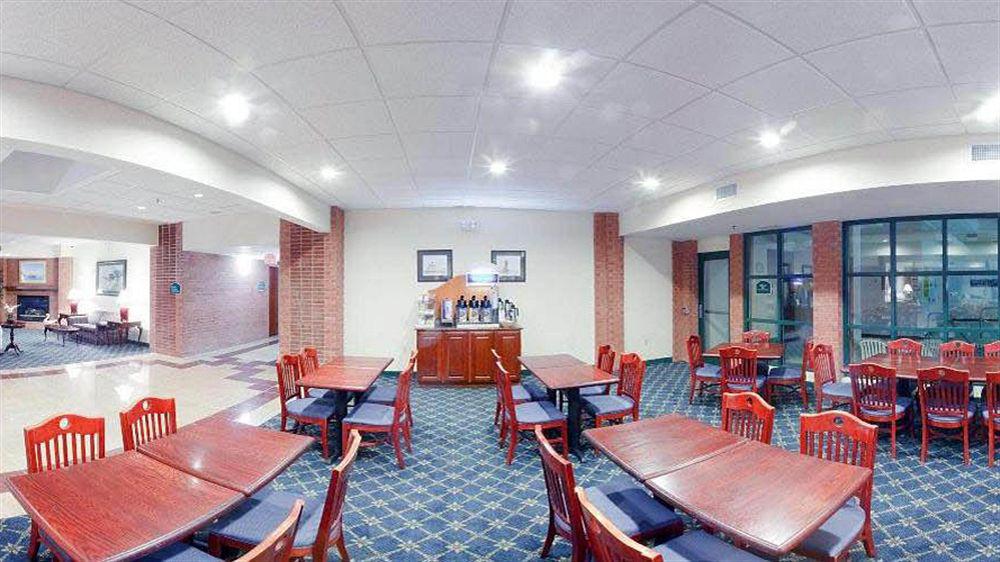 Holiday Inn Express Cambridge By Ihg Bagian luar foto