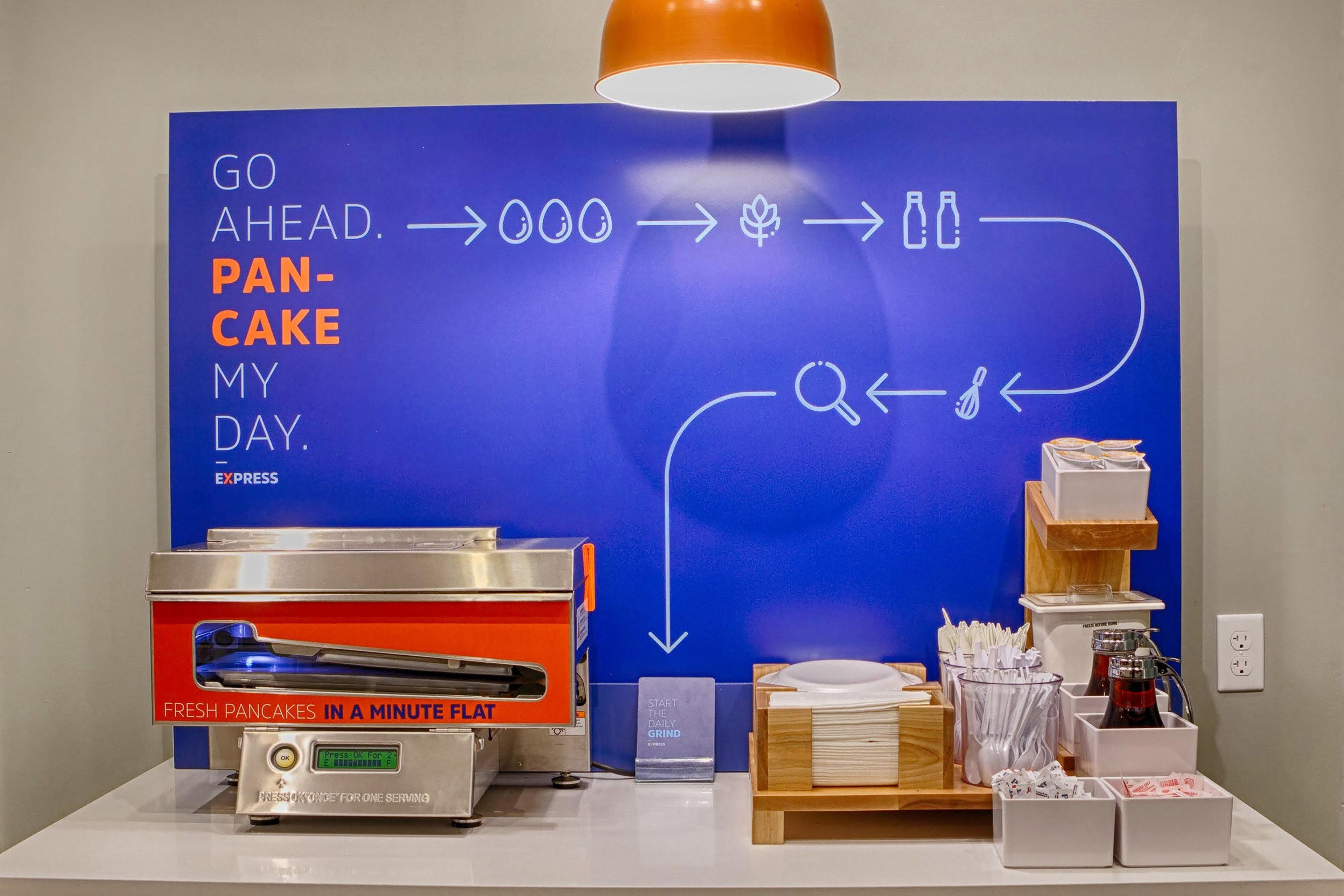 Holiday Inn Express Cambridge By Ihg Bagian luar foto
