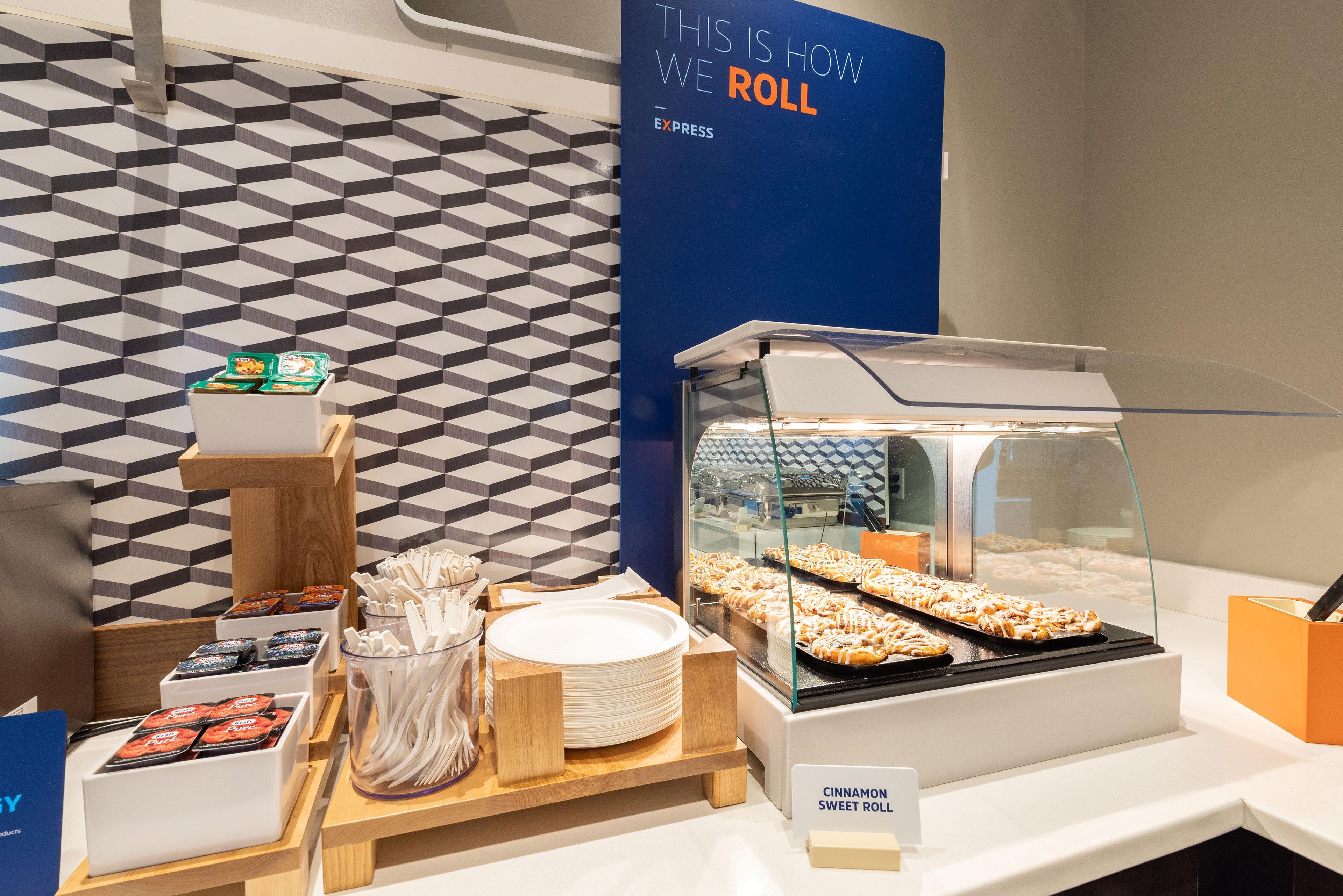 Holiday Inn Express Cambridge By Ihg Bagian luar foto