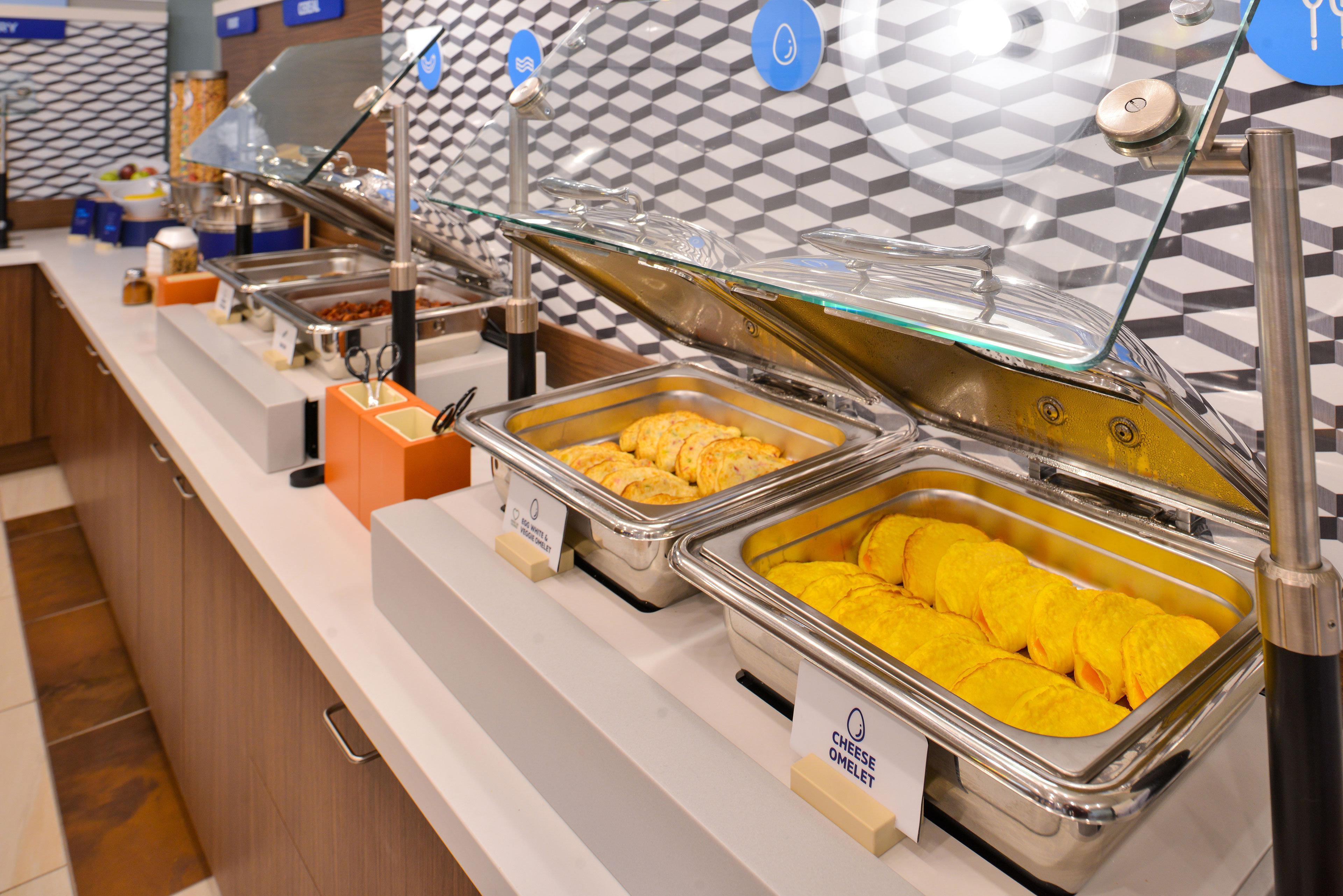 Holiday Inn Express Cambridge By Ihg Bagian luar foto